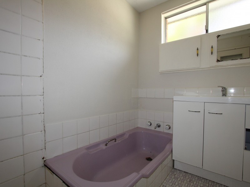 2 Hefron Way, Parmelia WA 6167