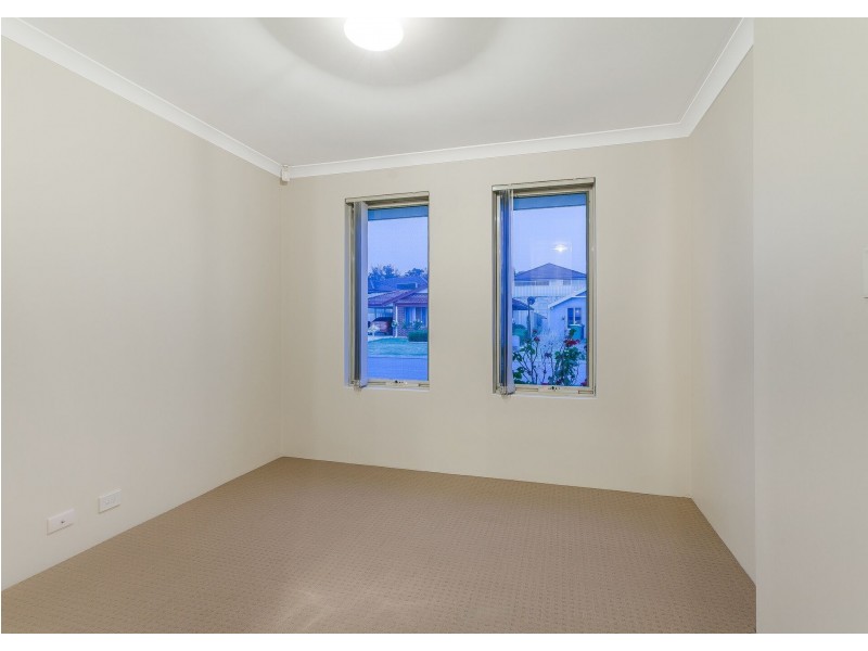 13 Bampton Road, Orelia WA 6167