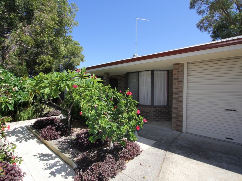 11 Blackboy Rise, Parmelia WA 6167