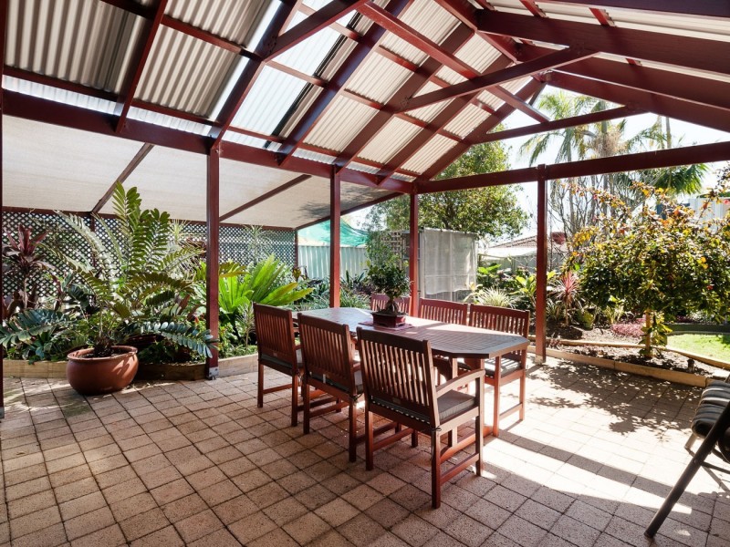 11 Blackboy Rise, Parmelia WA 6167