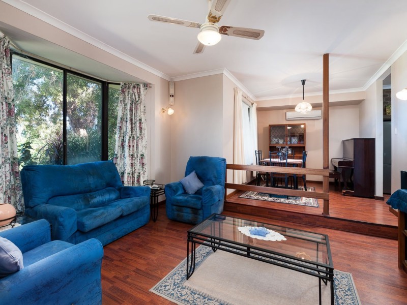 11 Blackboy Rise, Parmelia WA 6167