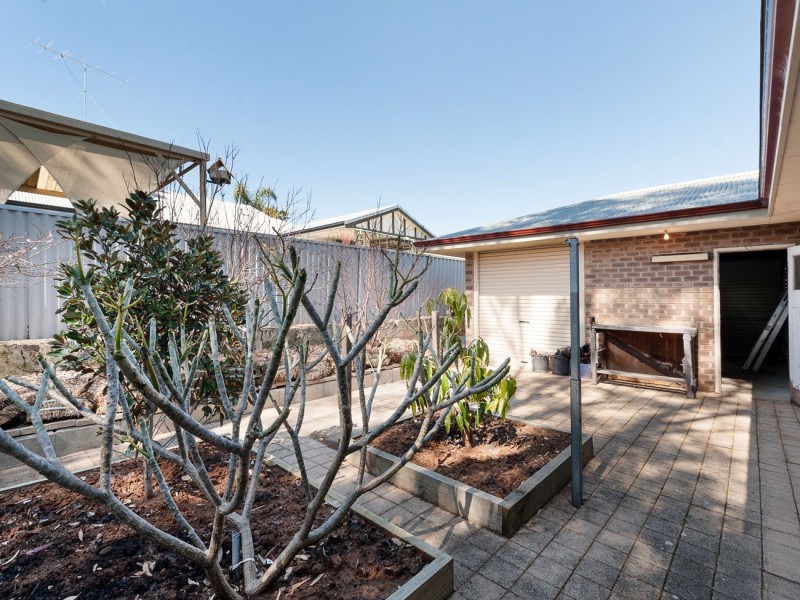 11 Blackboy Rise, Parmelia WA 6167