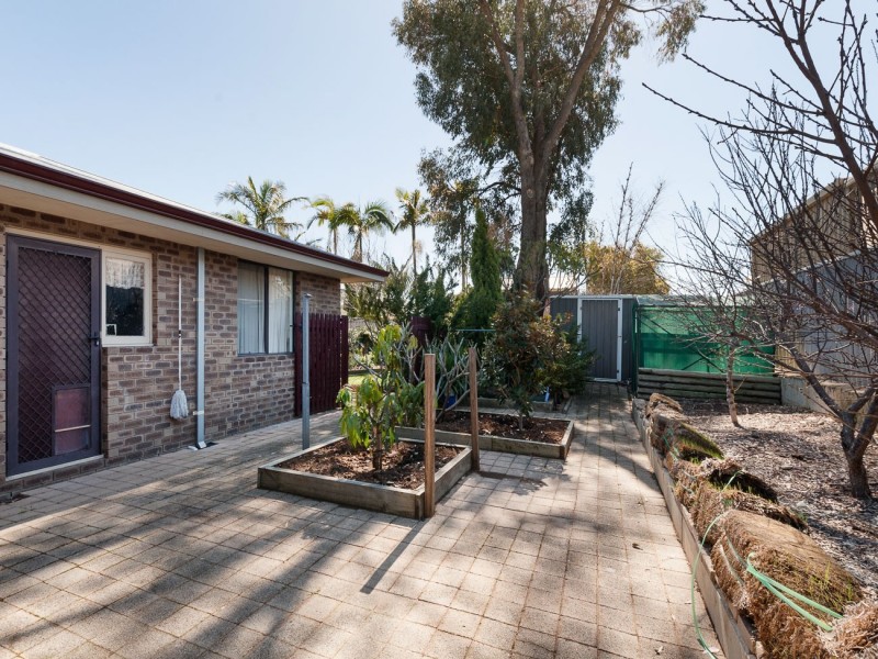 11 Blackboy Rise, Parmelia WA 6167