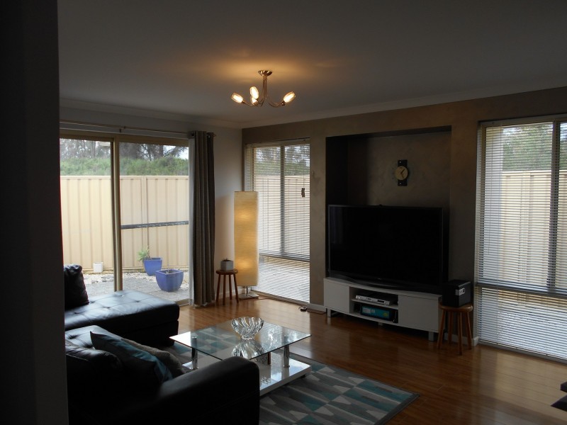 Unit 5/95 Millbrook Ave, Bertram WA 6167