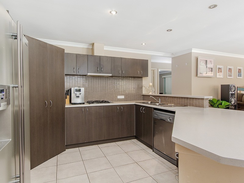 9 Waterfields Drive, Bertram WA 6167