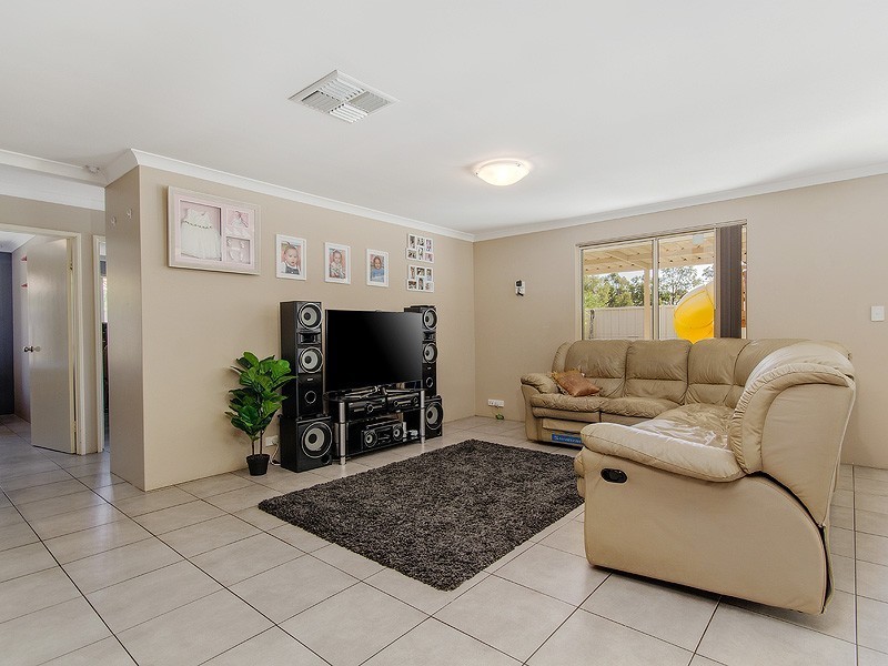 9 Waterfields Drive, Bertram WA 6167