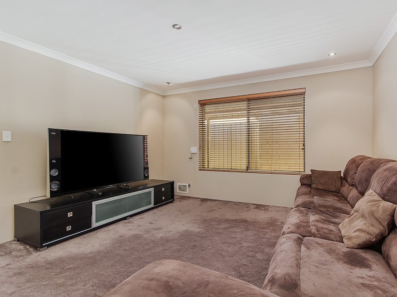 9 Waterfields Drive, Bertram WA 6167