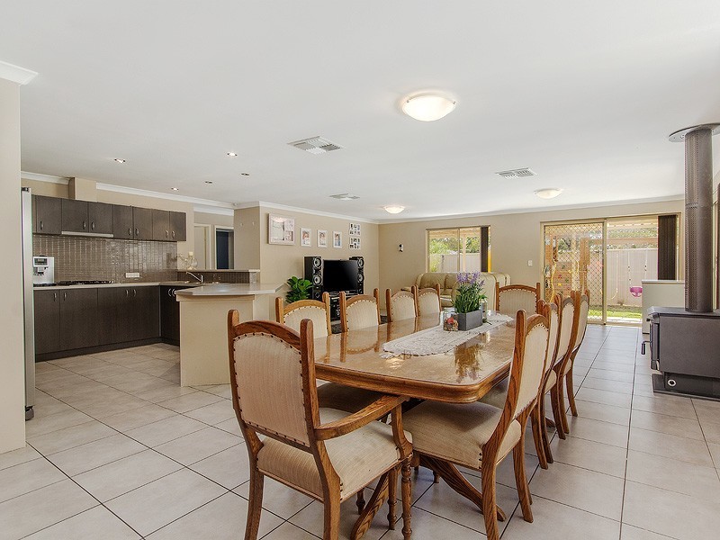 9 Waterfields Drive, Bertram WA 6167