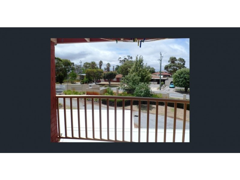 26/21 Disney Road, Parmelia WA 6167