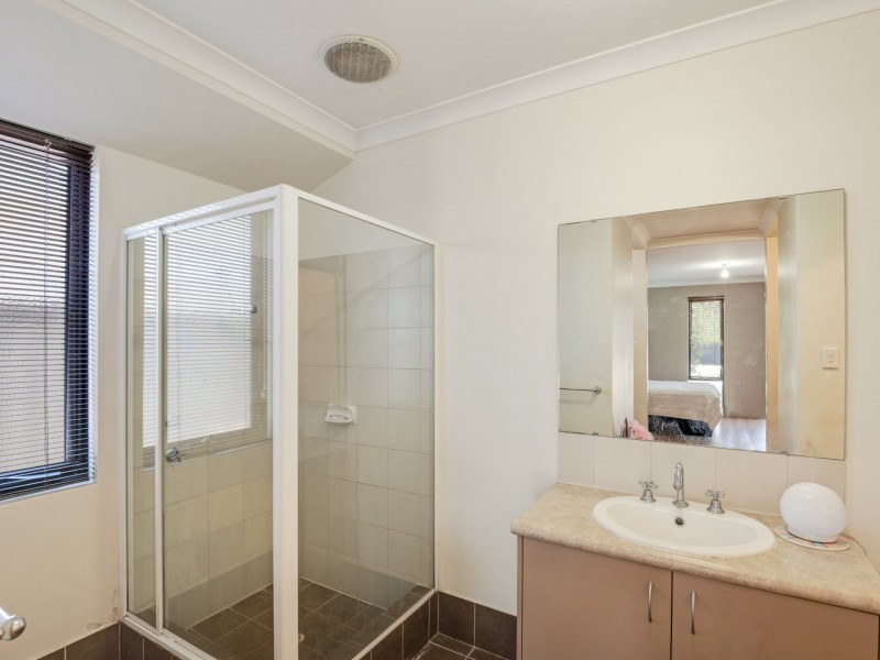 5 Axbridge Link, Leda WA 6170