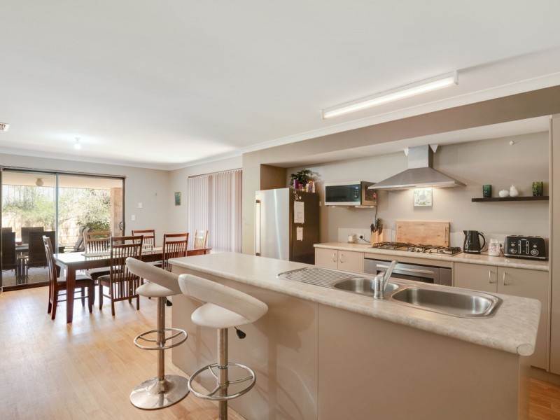 5 Axbridge Link, Leda WA 6170