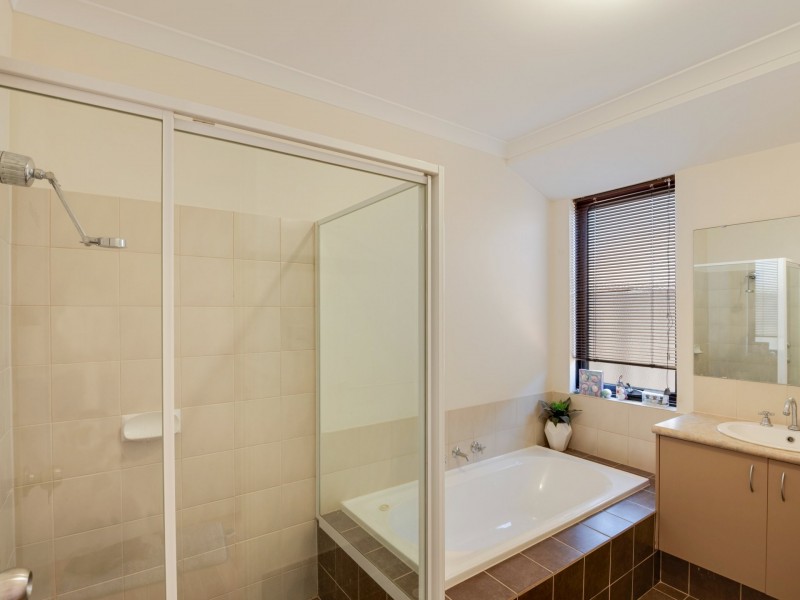 5 Axbridge Link, Leda WA 6170