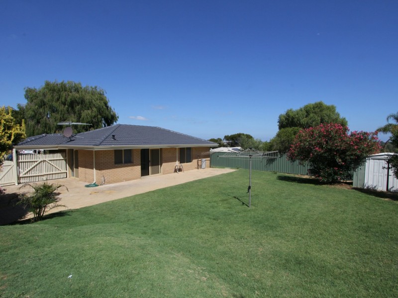 7 Blackboy Rise, Parmelia WA 6167