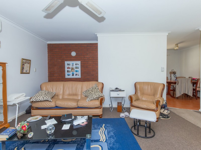 16 Dawson Way, Parmelia WA 6167
