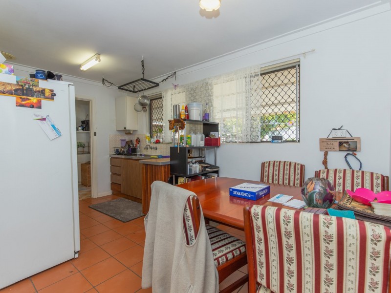 16 Dawson Way, Parmelia WA 6167