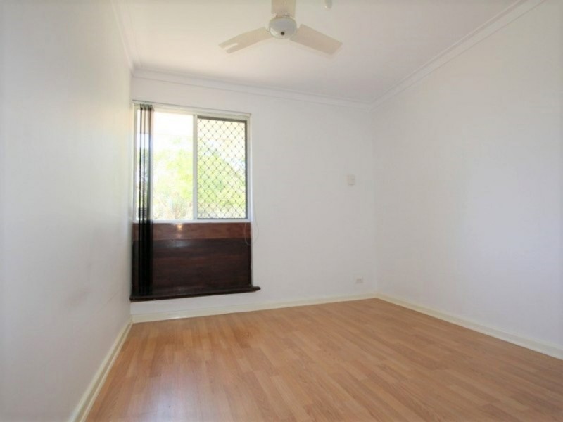 16 Dawson Way, Parmelia WA 6167