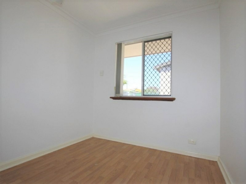 16 Dawson Way, Parmelia WA 6167