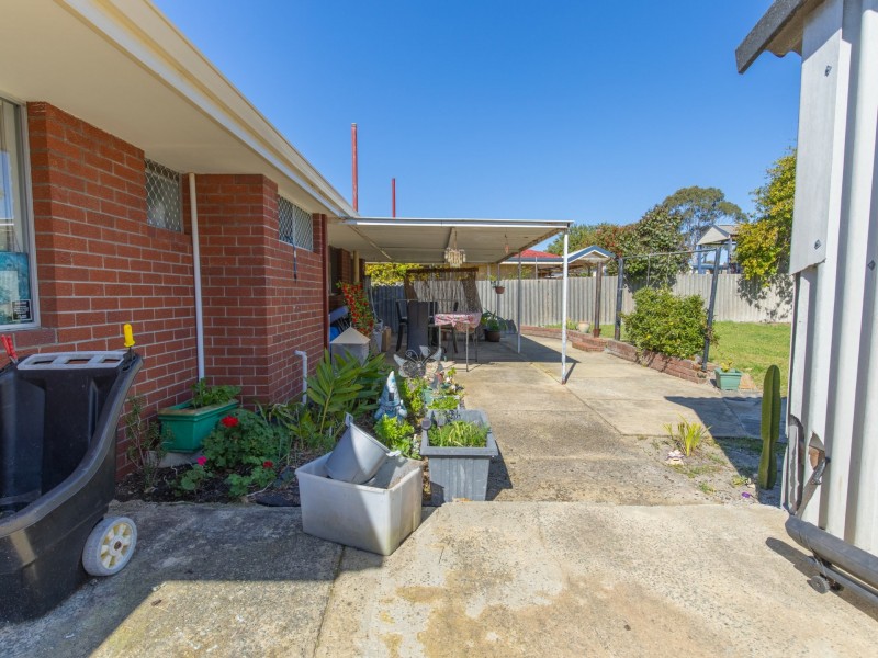 16 Dawson Way, Parmelia WA 6167