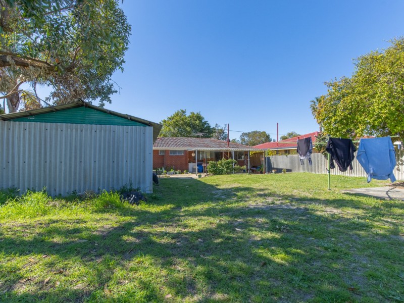 16 Dawson Way, Parmelia WA 6167