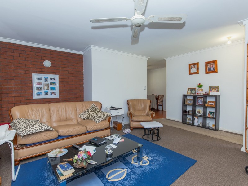 16 Dawson Way, Parmelia WA 6167