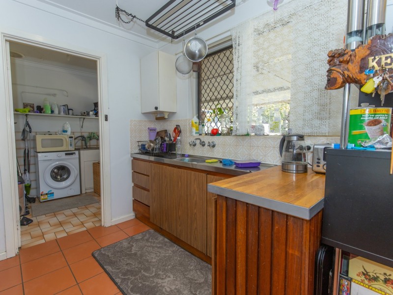 16 Dawson Way, Parmelia WA 6167