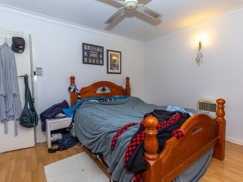 16 Dawson Way, Parmelia WA 6167