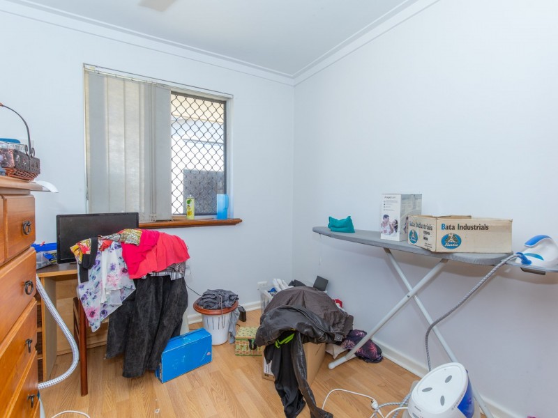 16 Dawson Way, Parmelia WA 6167