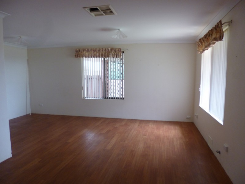 16 Tuart Ridge, Parmelia WA 6167