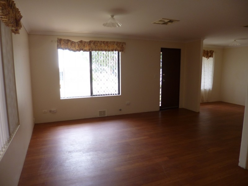 16 Tuart Ridge, Parmelia WA 6167