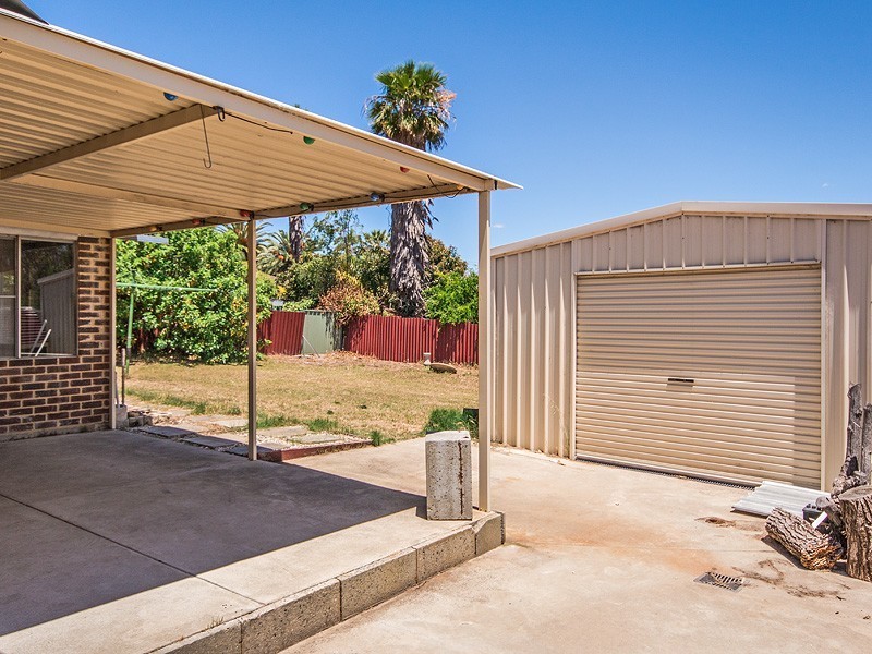 26 Chisham Avenue, Parmelia WA 6167