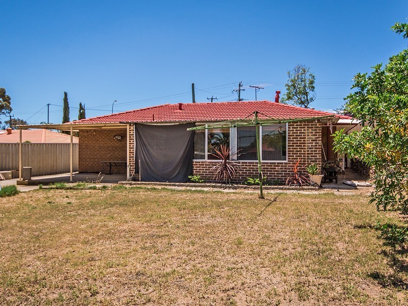 26 Chisham Avenue, Parmelia WA 6167