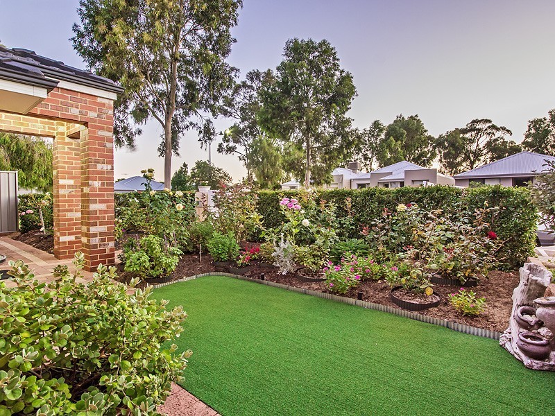 4 Cookham Green, Wellard WA 6170