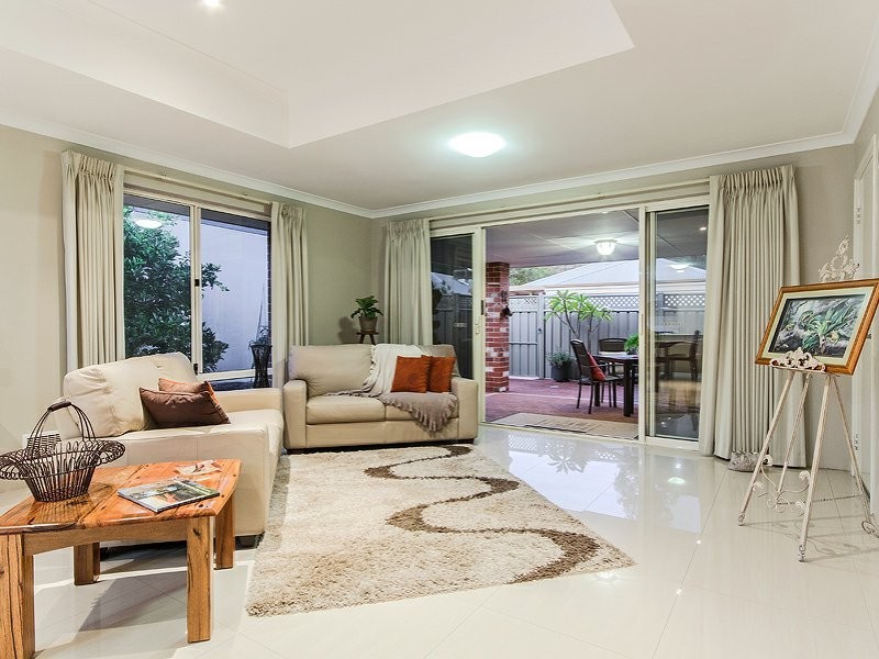 4 Cookham Green, Wellard WA 6170