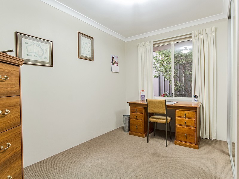 4 Cookham Green, Wellard WA 6170