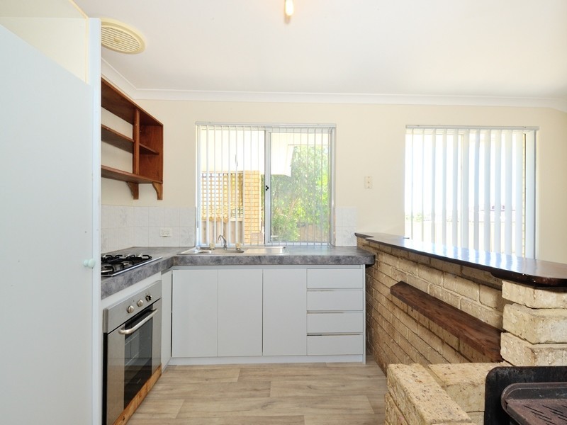 15 Dalrymple Drive, Leda WA 6170