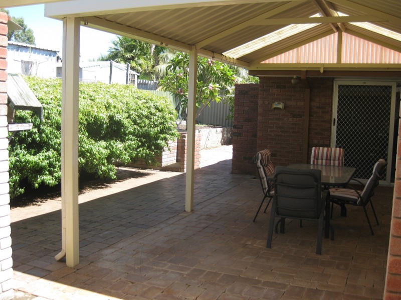 6 Keedes Court, Parmelia WA 6167