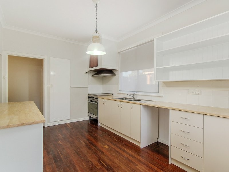 42 Gawler Way, Calista WA 6167