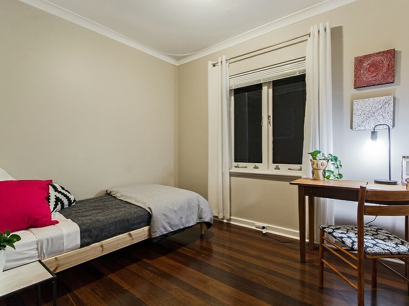 10 Leghorn Road, Orelia WA 6167