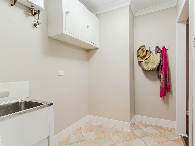 10 Leghorn Road, Orelia WA 6167