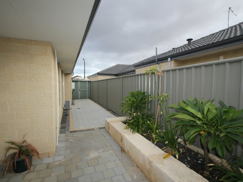 5 Ealing Road, Wellard WA 6170
