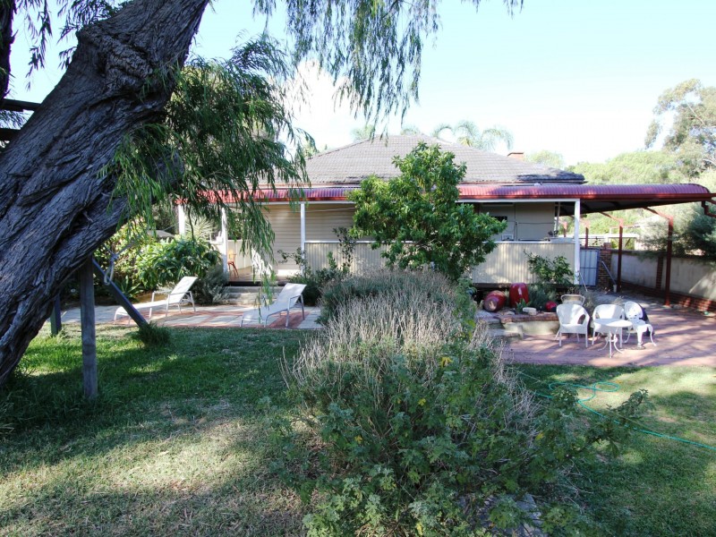 16 Munday Way, Medina WA 6167