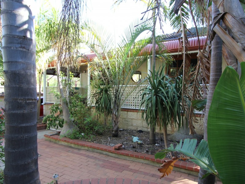 16 Munday Way, Medina WA 6167