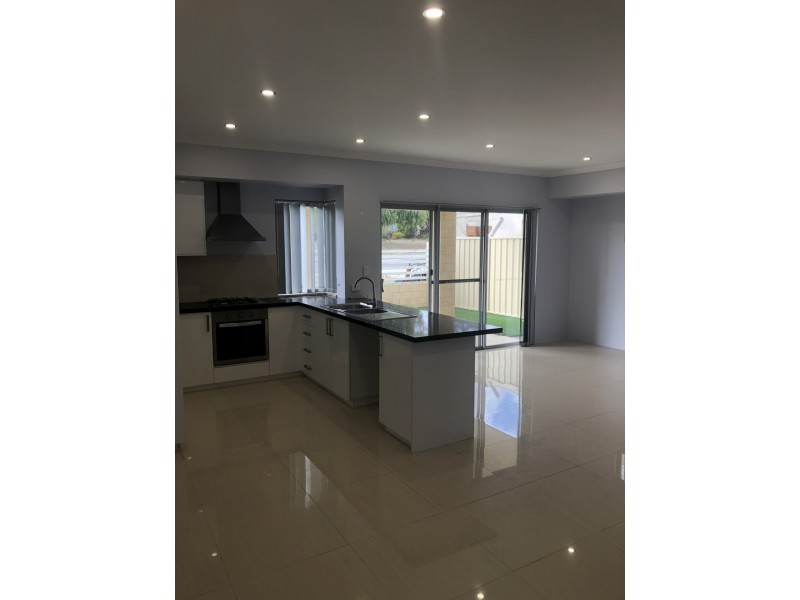 44 Maydwell Way, Calista WA 6167