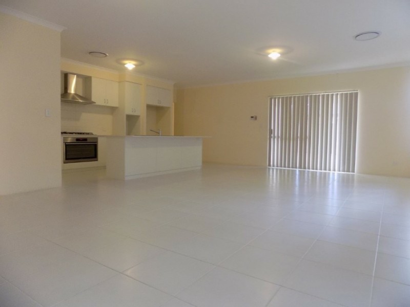 25 Haywire Avenue, Whitby WA 6123