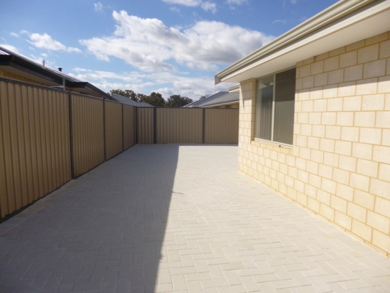 25 Haywire Avenue, Whitby WA 6123