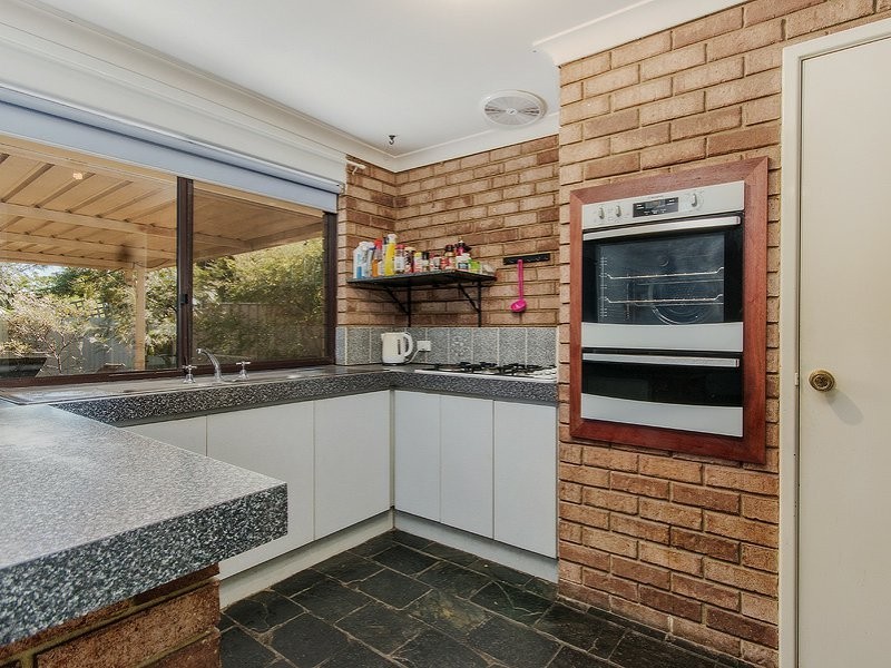 2 Burrows Place, Parmelia WA 6167