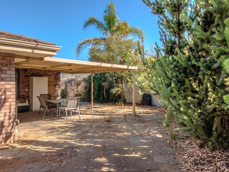 2 Burrows Place, Parmelia WA 6167