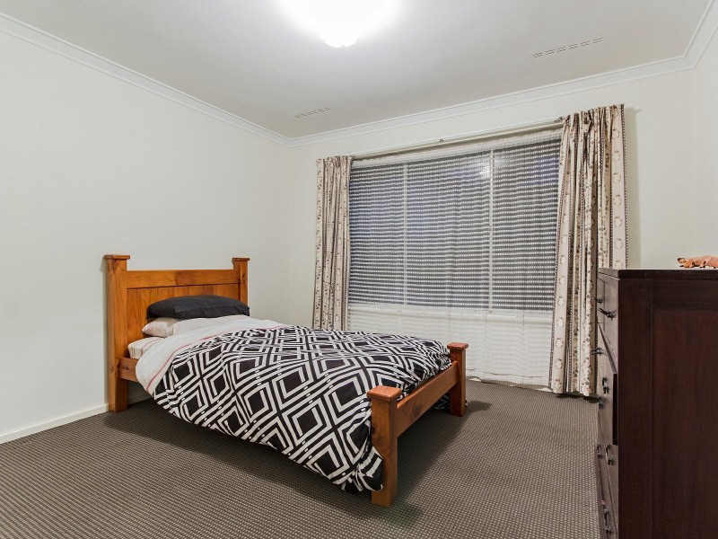 3 Chester Court, Orelia WA 6167