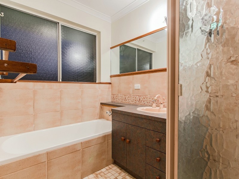 3 Chester Court, Orelia WA 6167