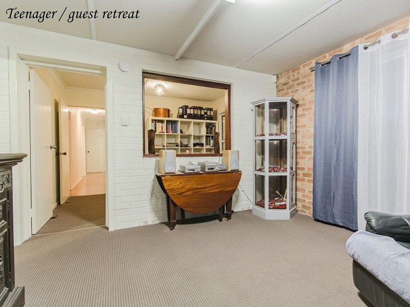 3 Chester Court, Orelia WA 6167